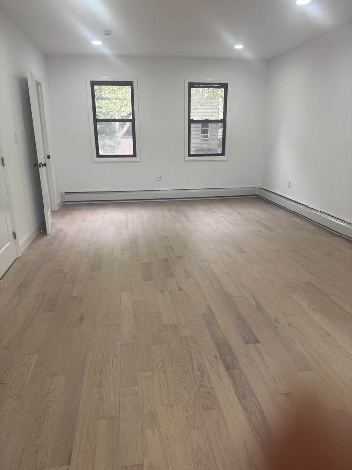 125 Ainslie St #2 - Photo 5 of 5