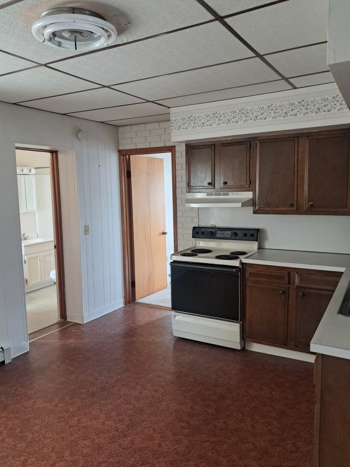 253 Hudson Ave #NA - Photo 3 of 10