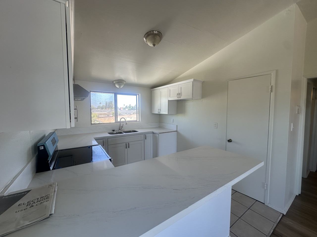 12935 Abbott Ct #F - Photo 3 of 13
