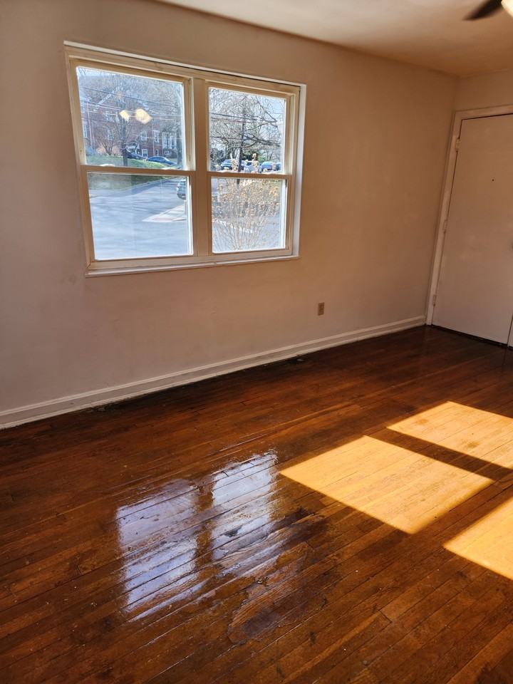 8326 Roanoke Ave #4 - Photo 5 of 13
