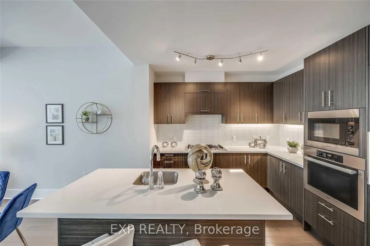 29 Queens Quay East - Photo 6 of 34