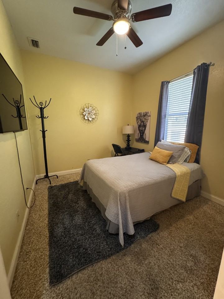 2640 Southover Dr Ne #NA - Photo 2 of 6