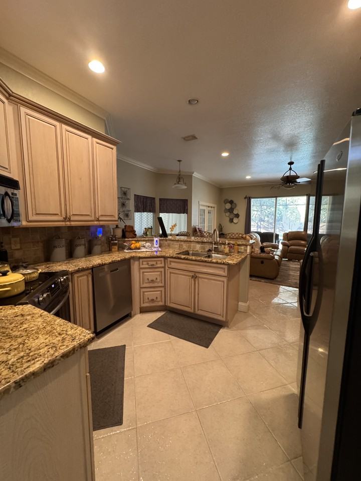 2640 Southover Dr Ne #NA - Photo 4 of 6