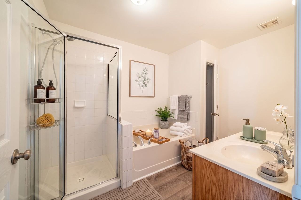 1211 Canyon Rock Ct #105 - Photo 5 of 22