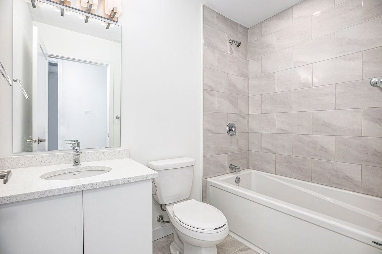 386 Richmond Rd - Photo 2 of 10