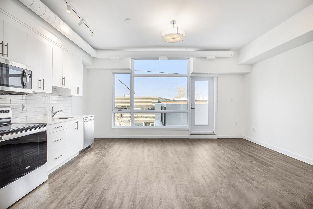 386 Richmond Rd - Photo 5 of 10