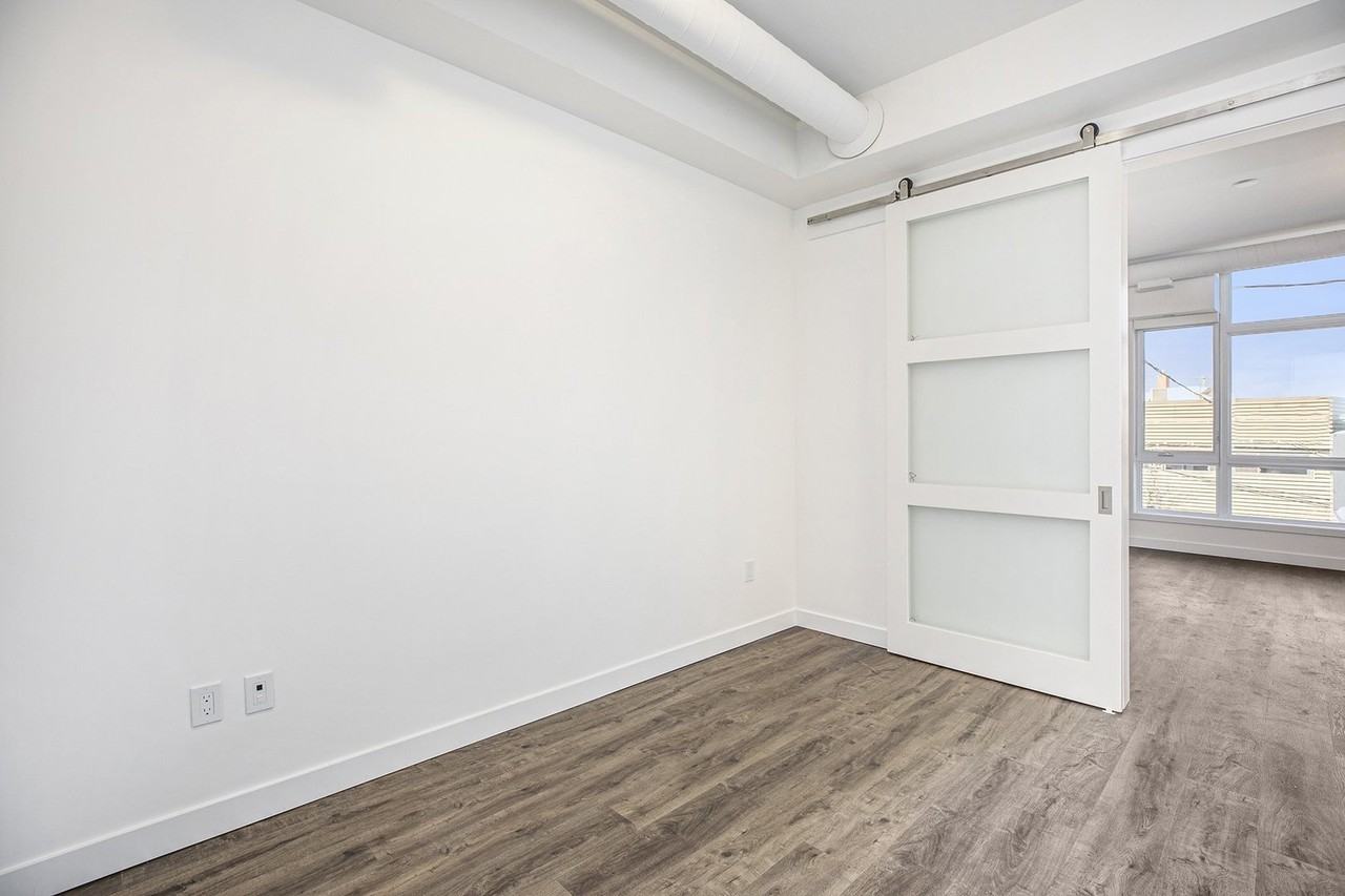 386 Richmond Rd - Photo 6 of 10