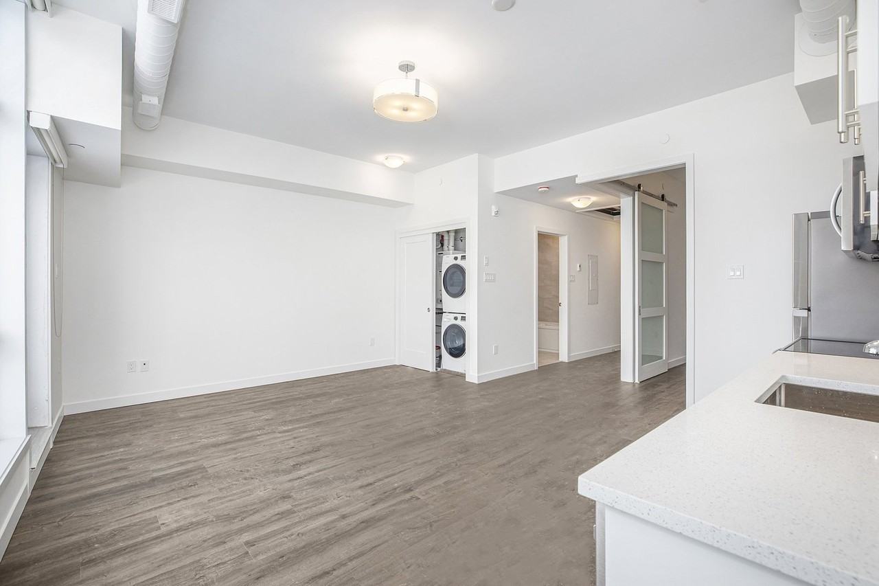 386 Richmond Rd - Photo 7 of 10