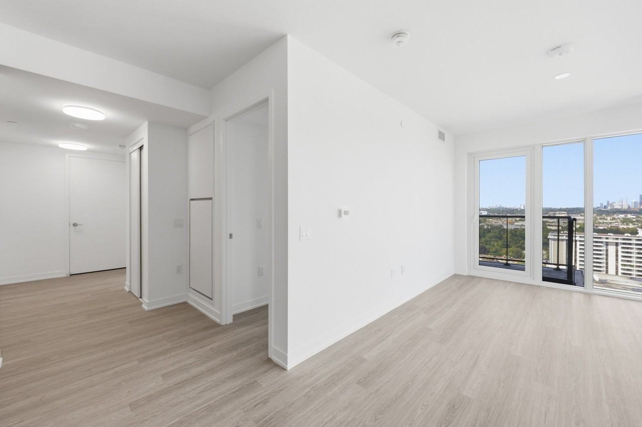 15 David Salomon Drive - Photo 3 of 20