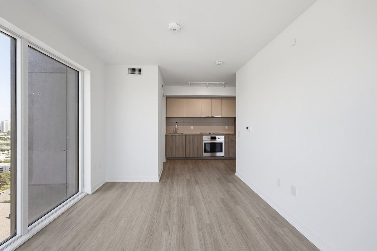15 David Salomon Drive - Photo 6 of 20