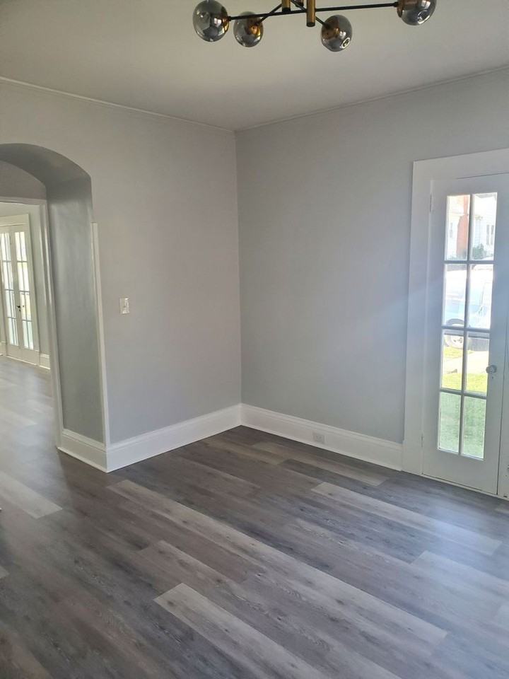 309 Montague St - Photo 6 of 13
