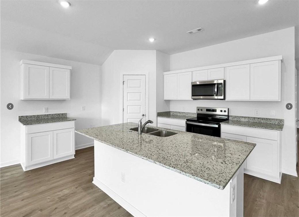 550 Riggs St - Photo 2 of 19