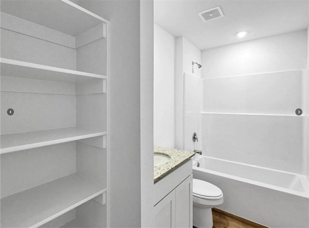 550 Riggs St - Photo 7 of 19