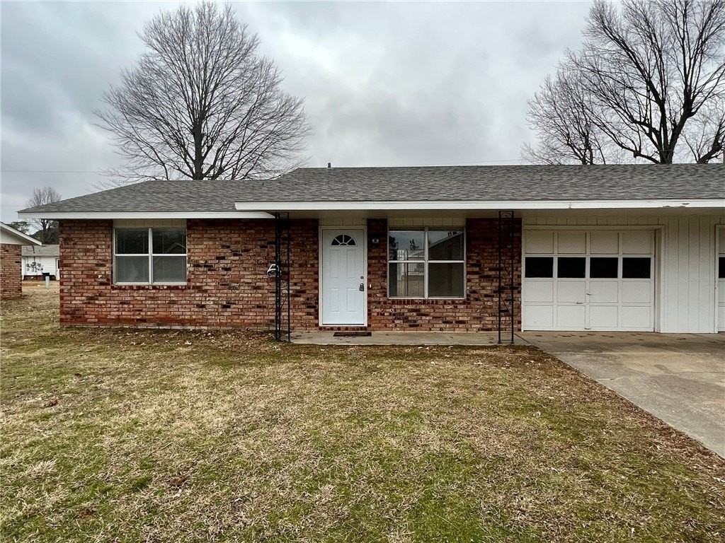 2004 Horseshoe Dr #A - Photo 2 of 12