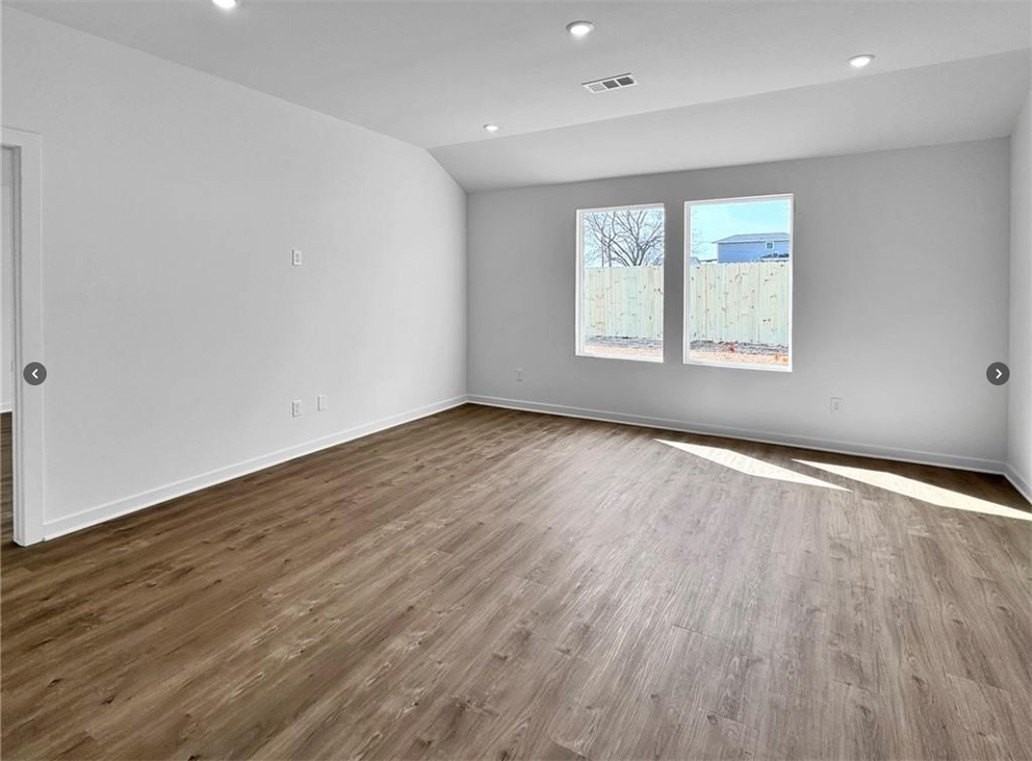 571 Riggs St - Photo 6 of 19