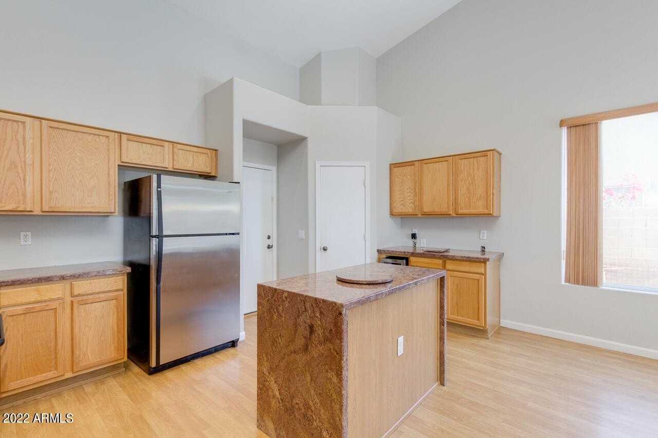 155 E Liberty Ln - Photo 6 of 24