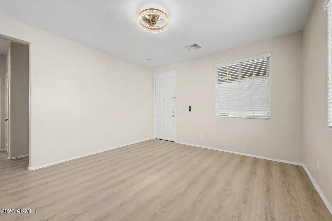 955 E Euclid Ave - Photo 6 of 41