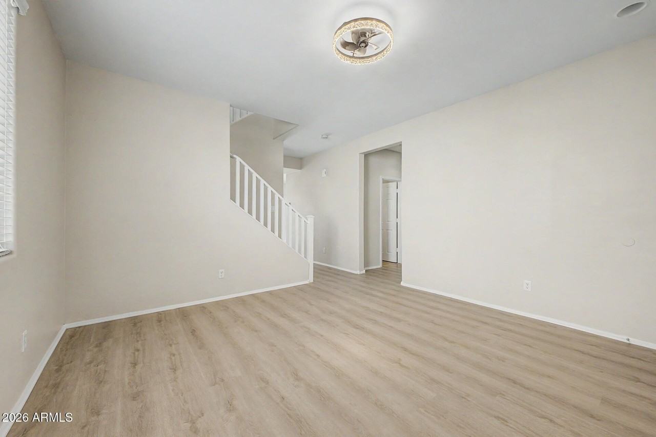 955 E Euclid Ave - Photo 7 of 41
