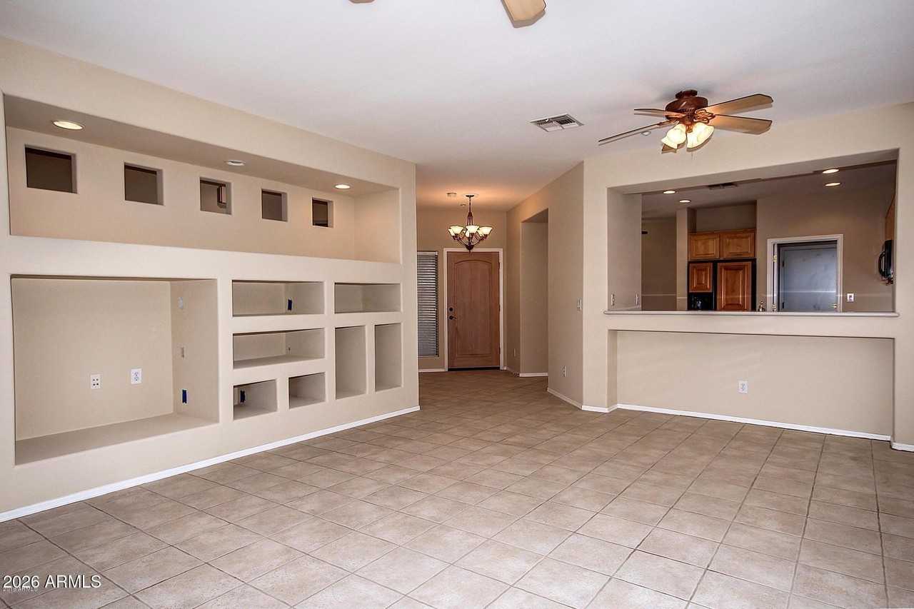 2461 W Muirfield Dr - Photo 4 of 21