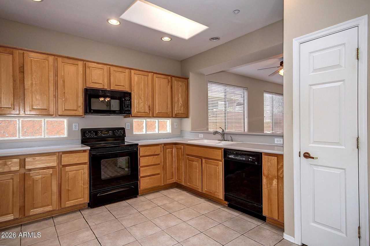 2461 W Muirfield Dr - Photo 7 of 21