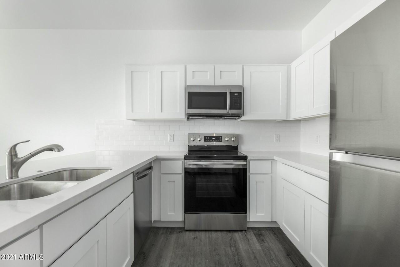 917 S 5th Ave #1 - Photo 4 of 6