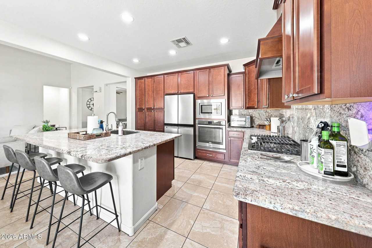 9026 W Ruth Ave - Photo 5 of 31