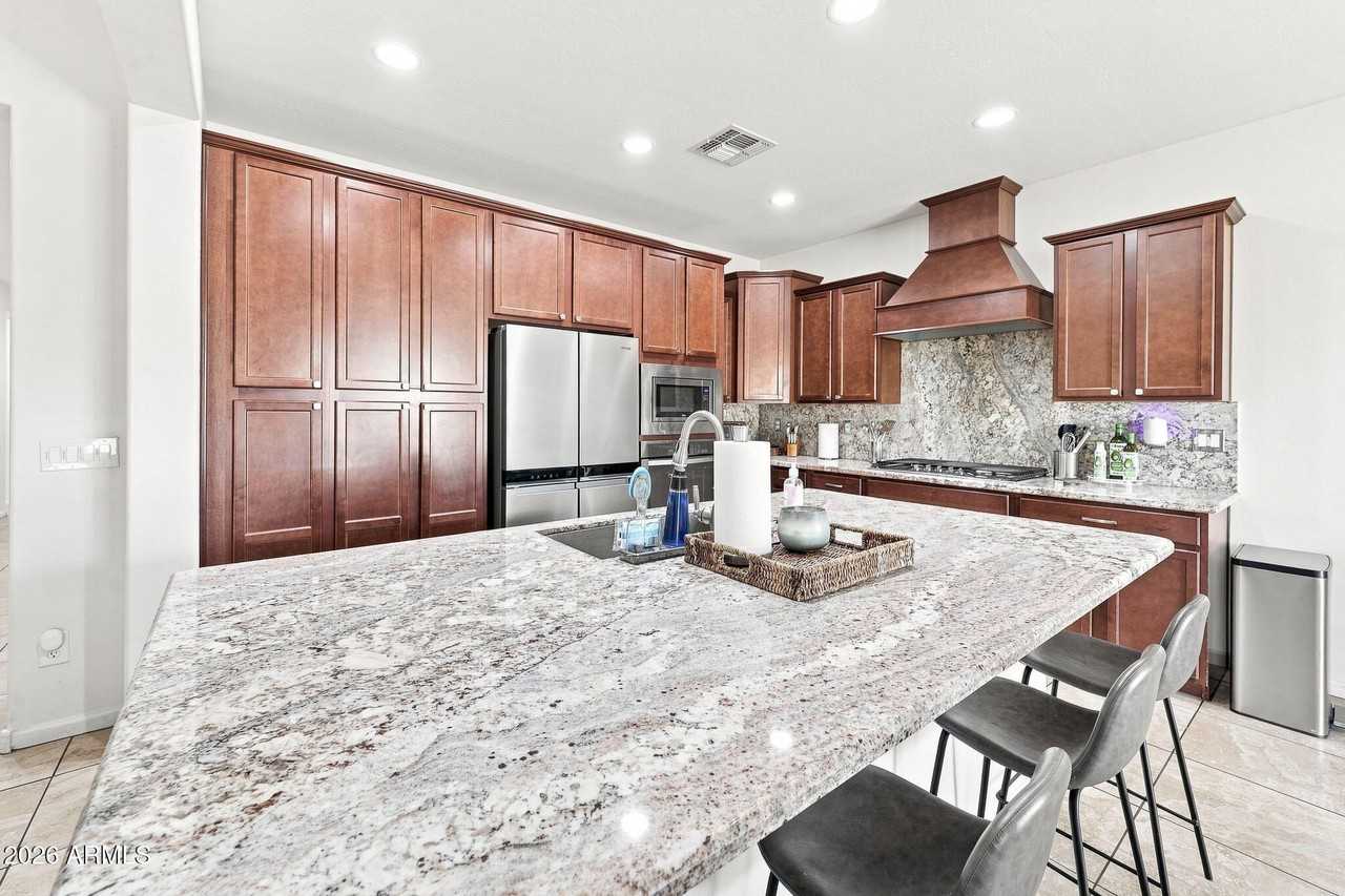 9026 W Ruth Ave - Photo 6 of 31