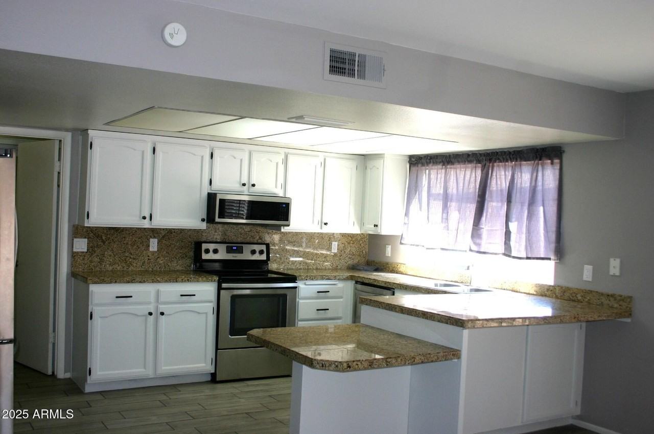2217 S Las Flores - Photo 2 of 19