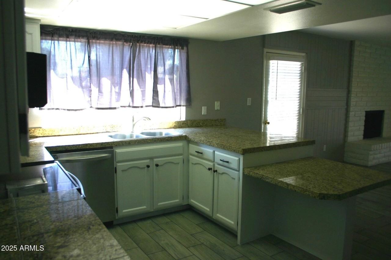 2217 S Las Flores - Photo 4 of 19