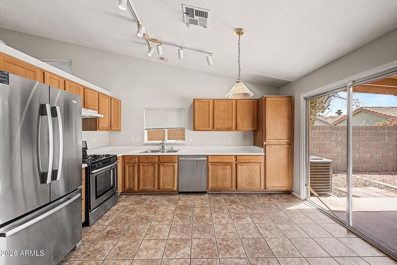 9969 W Mackenzie Dr - Photo 5 of 28