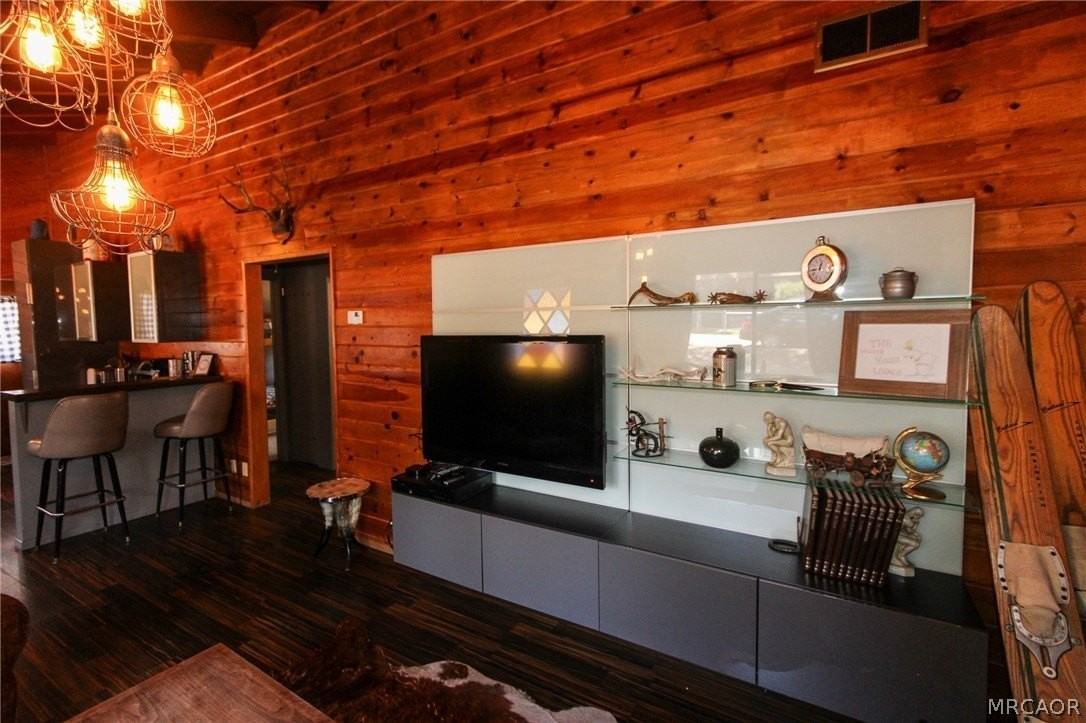 601 Elysian Blvd - Photo 2 of 25