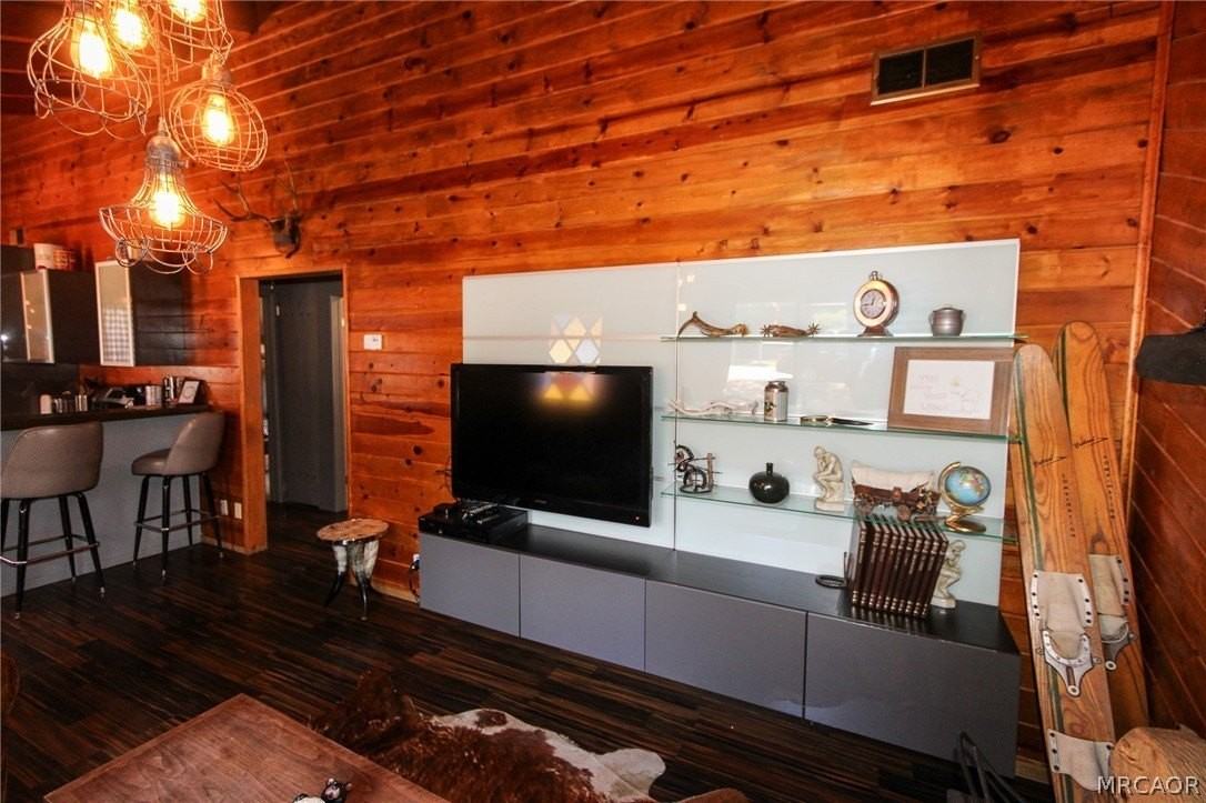 601 Elysian Blvd - Photo 6 of 25