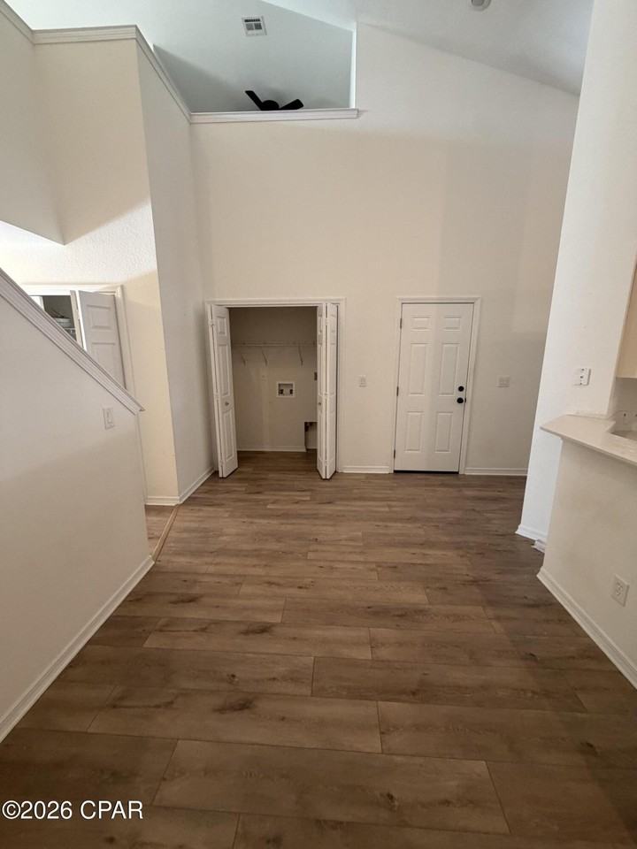 3035 Meadow St - Photo 5 of 41