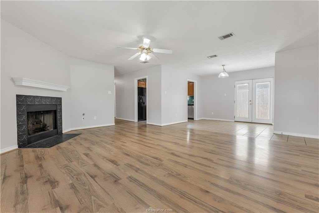826 Azalea Ct - Photo 2 of 17