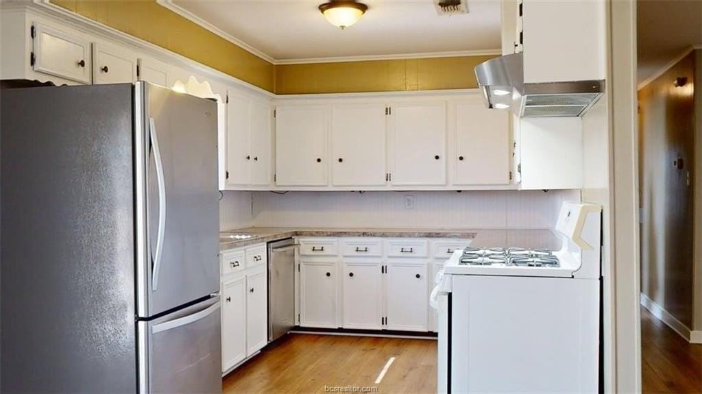 8251 W SH-21 - Photo 4 of 26