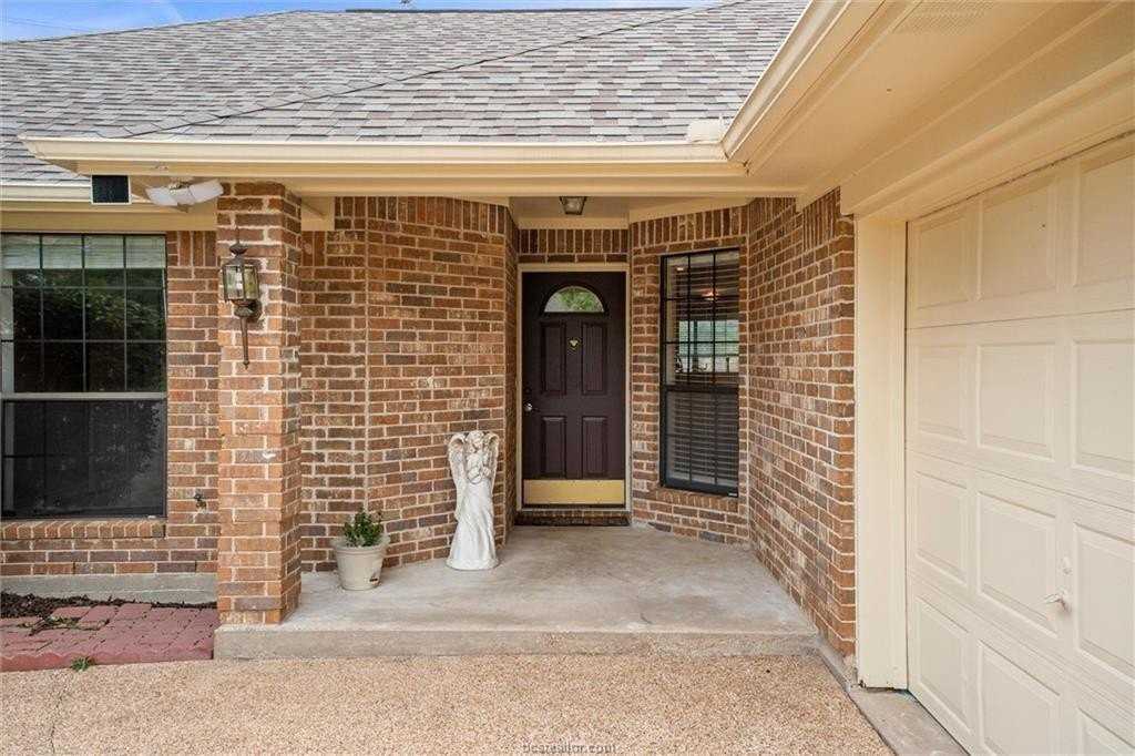 600 Coachlight Ct - Photo 4 of 45