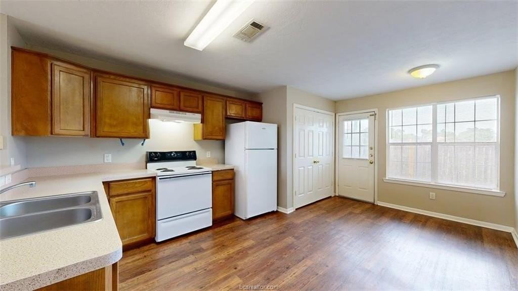1507 Hollowhill Dr #A - Photo 5 of 19