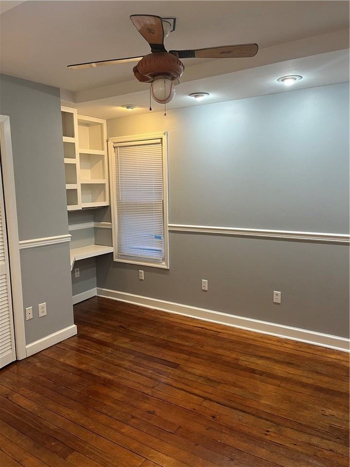 540 Decker Ave - Photo 5 of 18