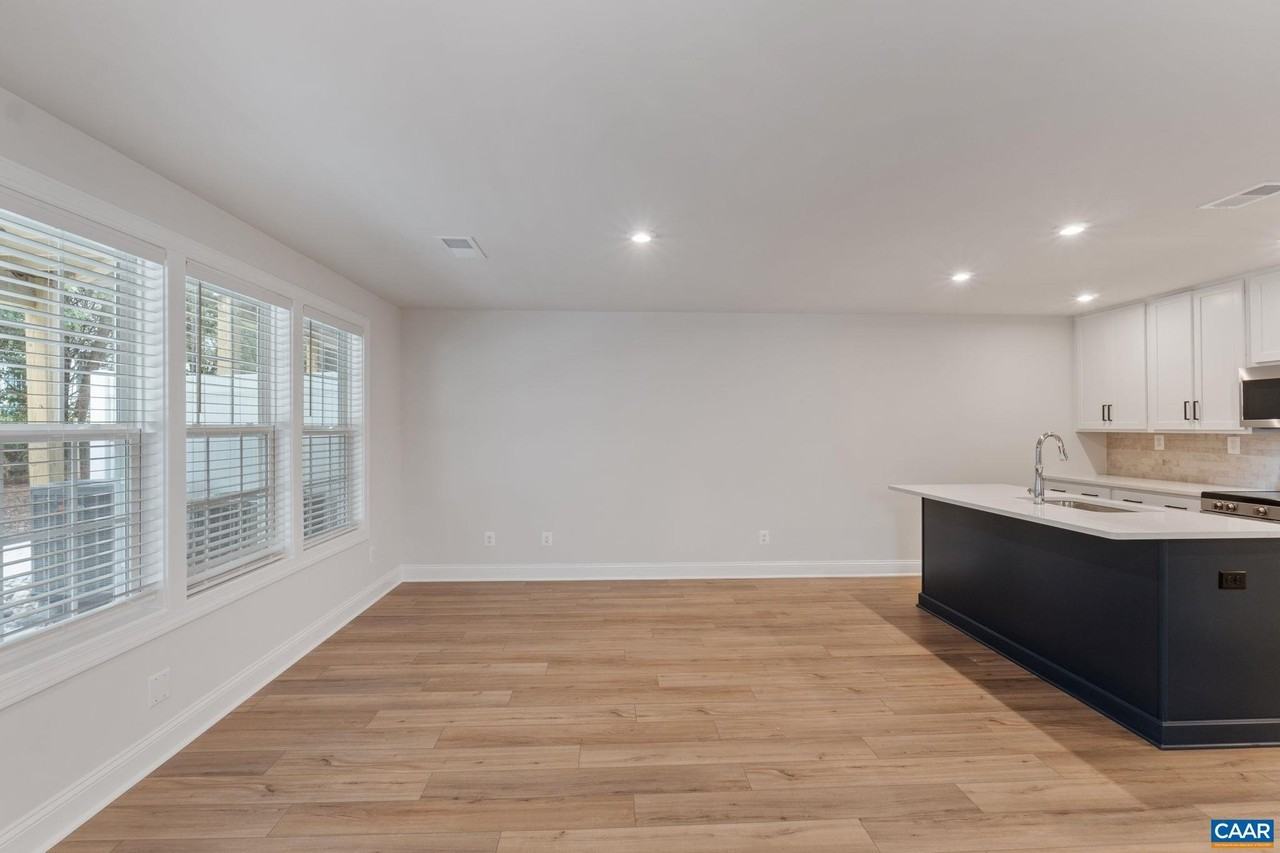 2226 Leeham St #B - Photo 3 of 22