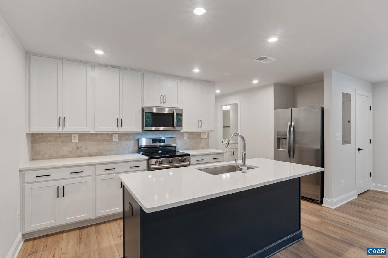 2226 Leeham St #B - Photo 7 of 22