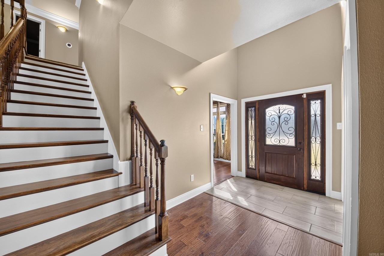 20 Wellington Pl - Photo 3 of 40