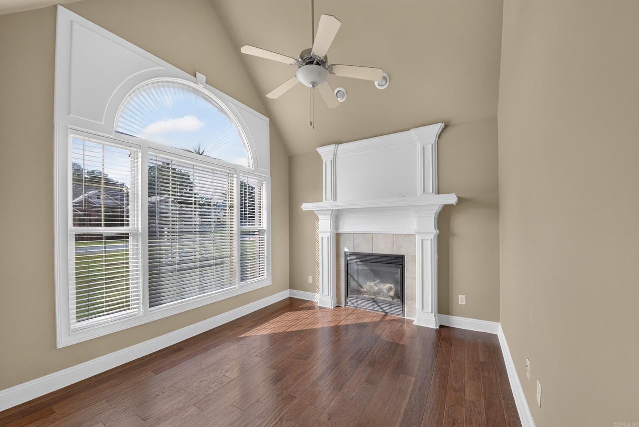 20 Wellington Pl - Photo 4 of 40