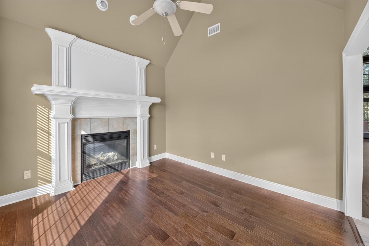 20 Wellington Pl - Photo 5 of 40