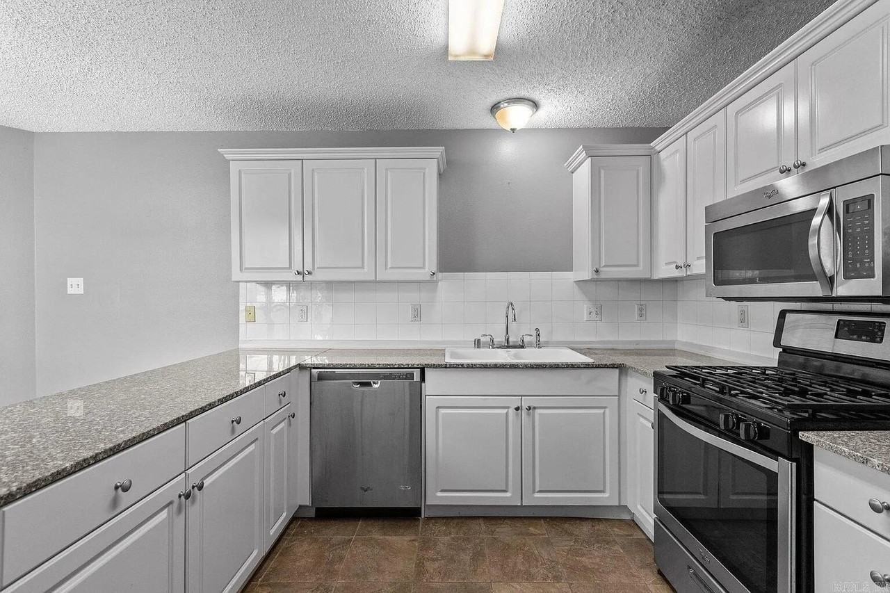 12926 Westglen Dr - Photo 7 of 25