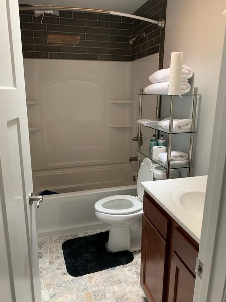 5214 Hickory Woods Ln #B - Photo 6 of 8