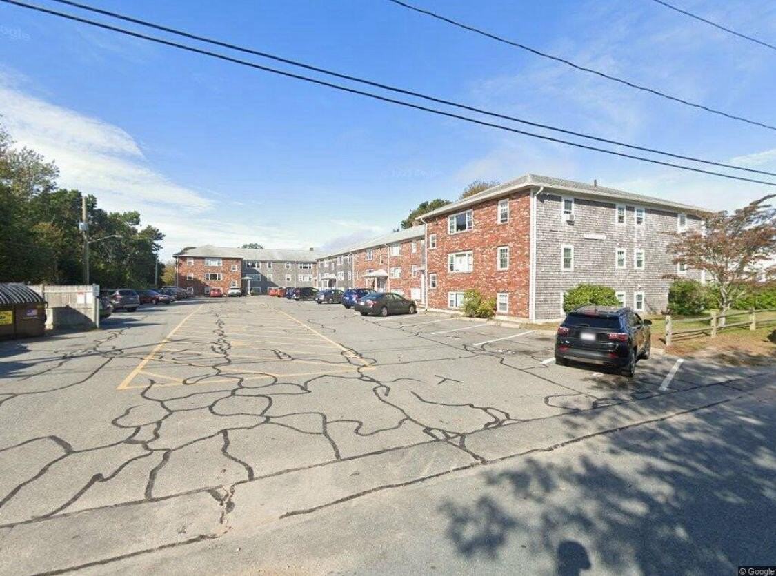 9 Edwards Avenue #B4 - Photo 2 of 8
