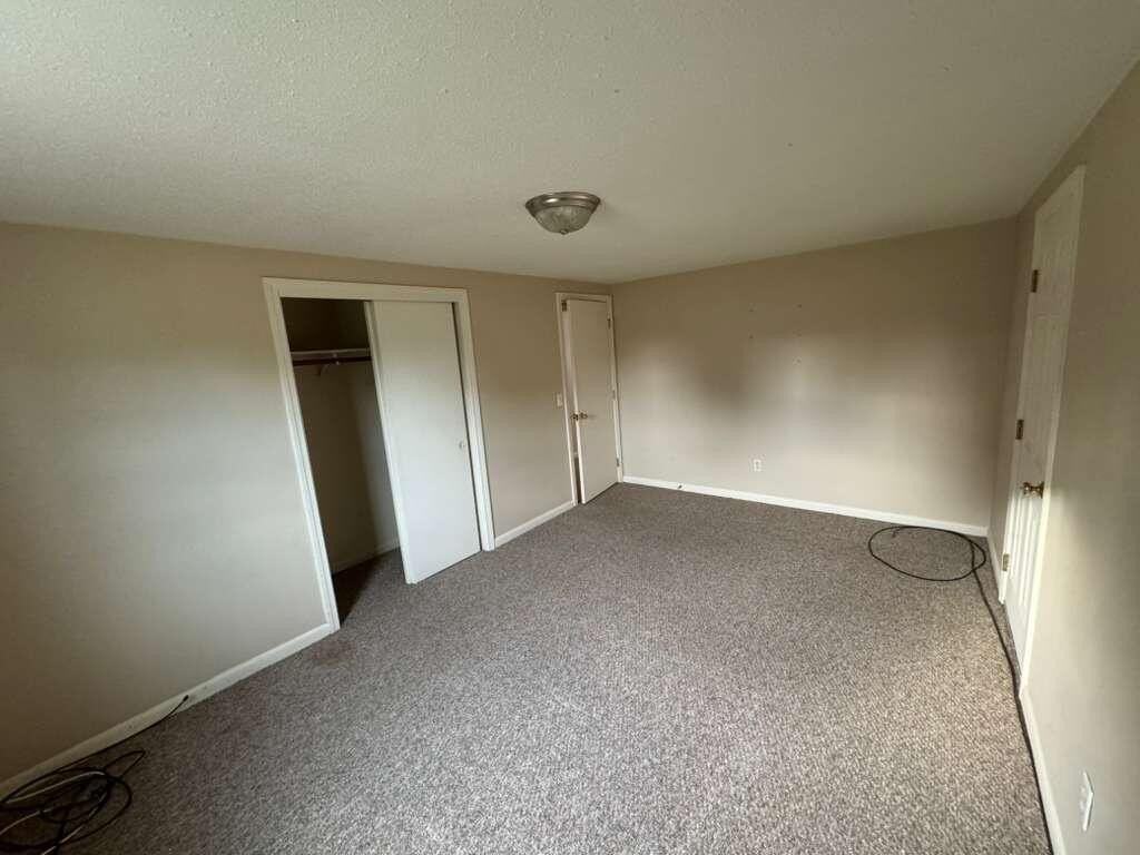 9 Edwards Avenue #B4 - Photo 5 of 8