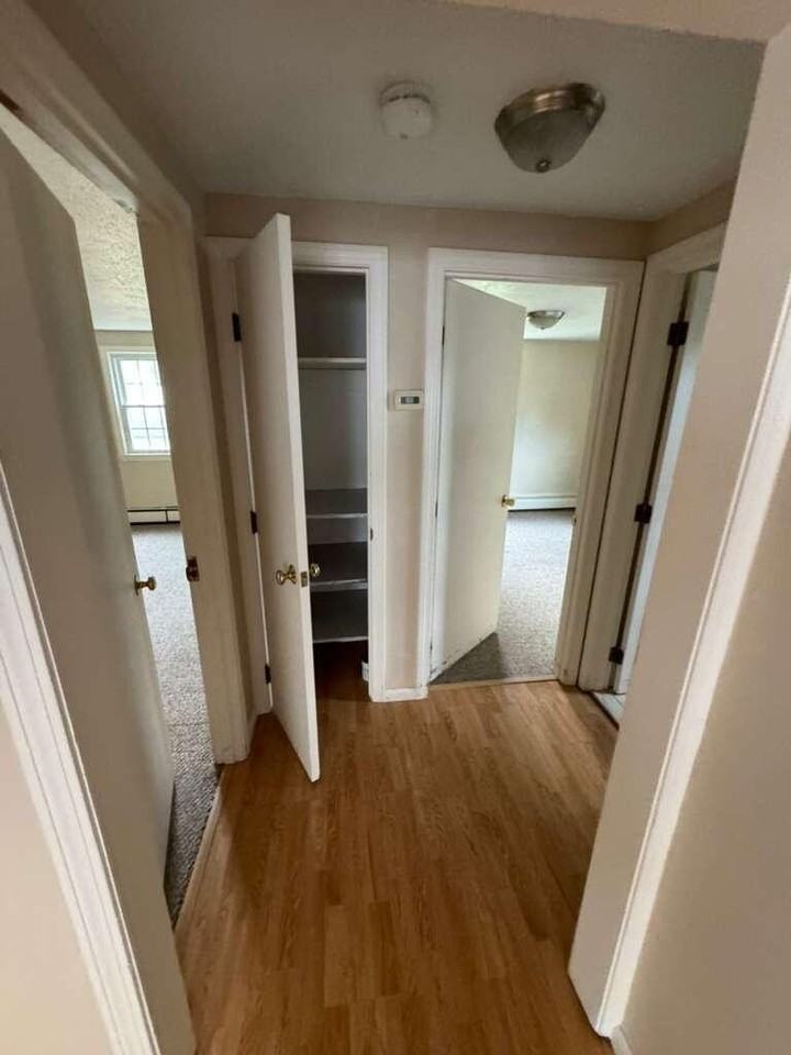 9 Edwards Avenue #B4 - Photo 7 of 8