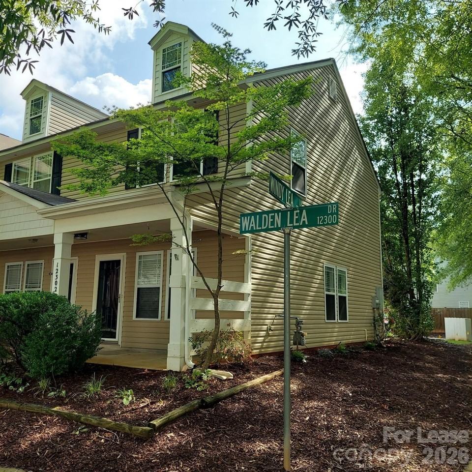 12302 Walden Lea Dr - Photo 2 of 18