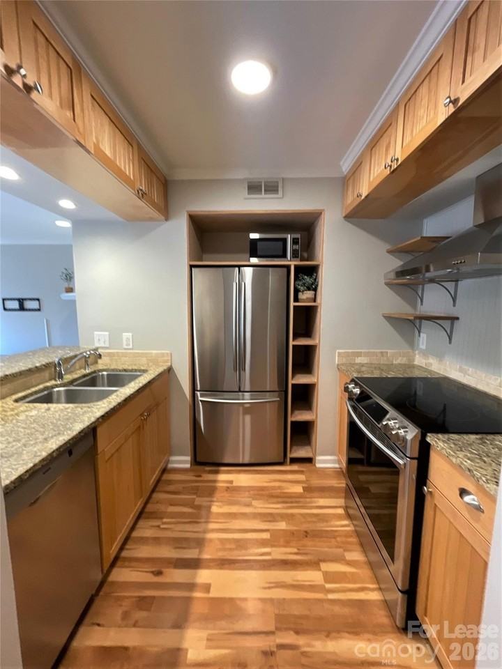 300 S Cedar St #3 - Photo 6 of 12
